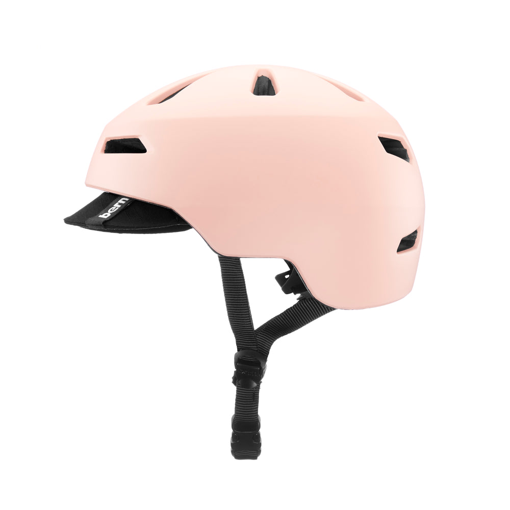 Casque velo Bern Brentwood 2.0 rose poudre vu de l arriere
