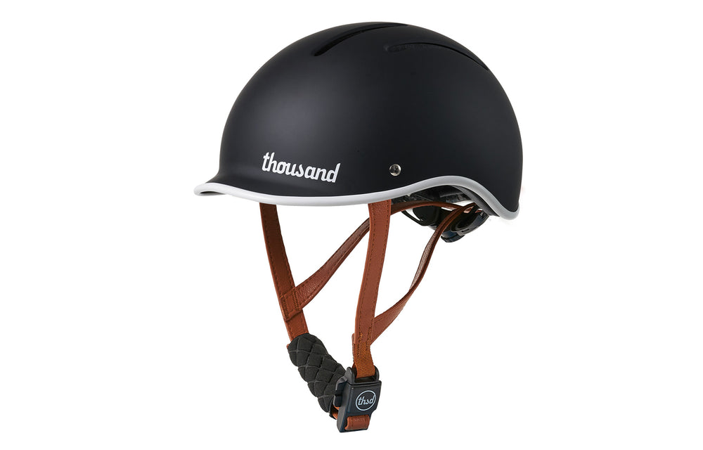 Casque vélo Enfant Thousand Junior Carbon Black vue avant porté