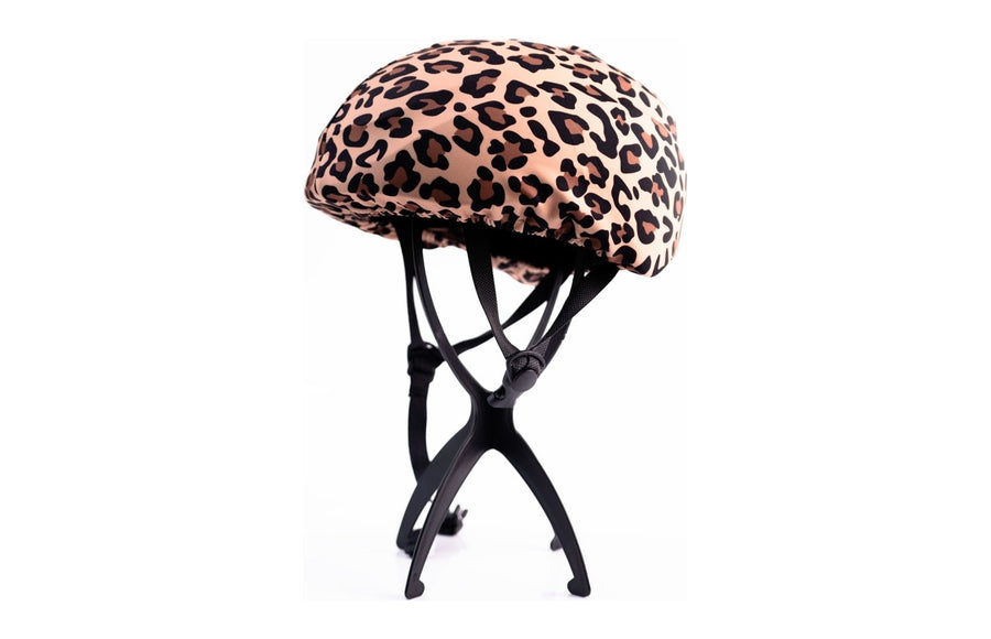 Couvre-casque Helmut léopard sur casque de vélo