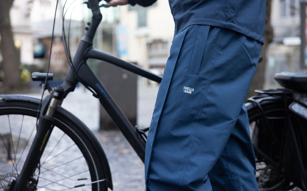 Pantalon de pluie Hello Rain bleu foncé à vélo en ville