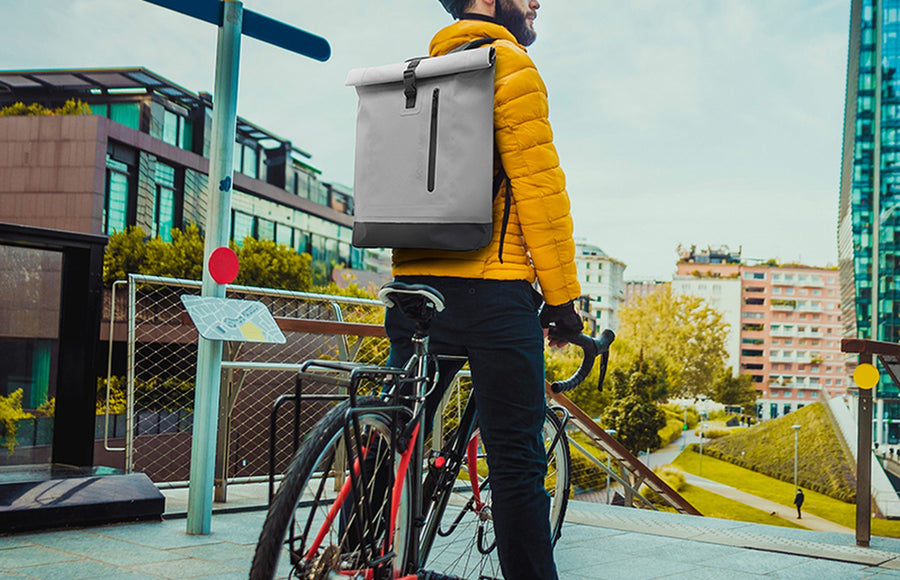 sac-a-dos-velo-urban-moov-rolltop-25-l-sec2