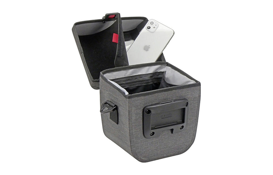 Sacoche KlickFix Aventour Waterproof ouverte d une seule main