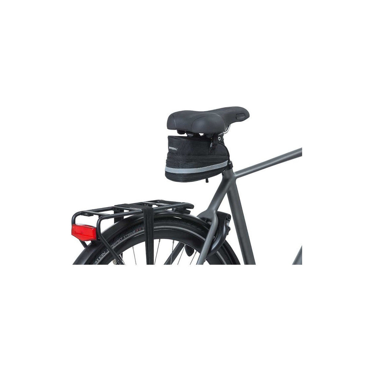 Sacoche de selle vélo Basil Mada – 1 L – vue de trois quarts