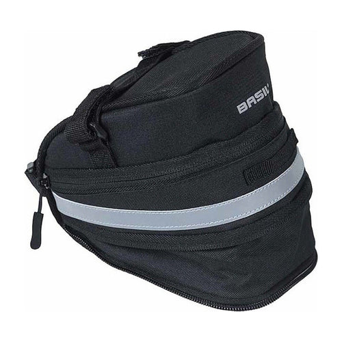 Sacoche de selle vélo Basil Mada sur fond blanc