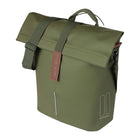 Sacoche vélo Basil City Shopper MIK Studs 16 L coloris Moss Green – vue trois quarts