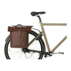 Sacoche vélo Basil City Shopper MIK Studs 16 L coloris Roasted Brown – montee sur un velo de ville