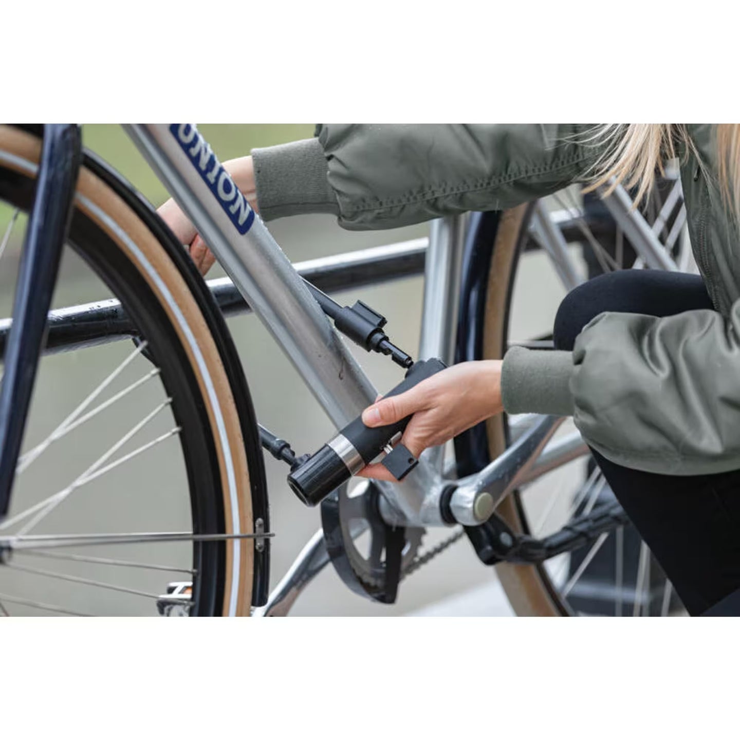 axa newton fahrradschloss AXA Newton U-Lock Pro Bügelschloss